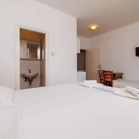 Suesses Studio-apartment Nur 300 Meter Zum Mit Romantischem Balkon