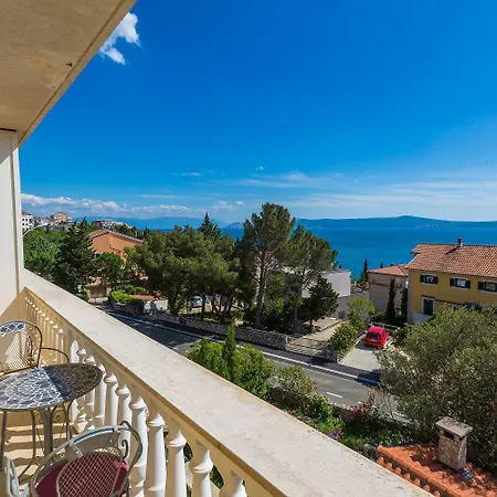 Suesses Studio-apartment Nur 300 Meter Zum Mit Romantischem Balkon Apartment