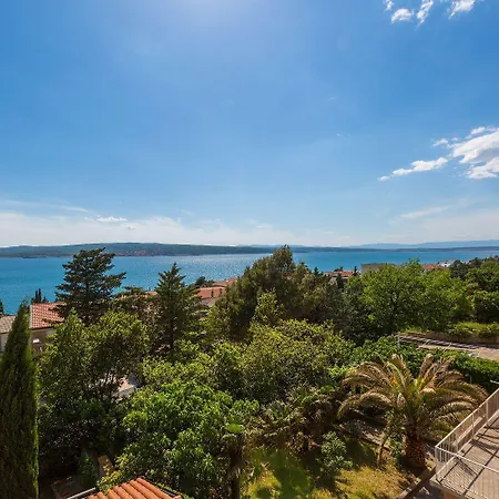 Suesses Studio-apartment Nur 300 Meter Zum Mit Romantischem Balkon Crikvenica