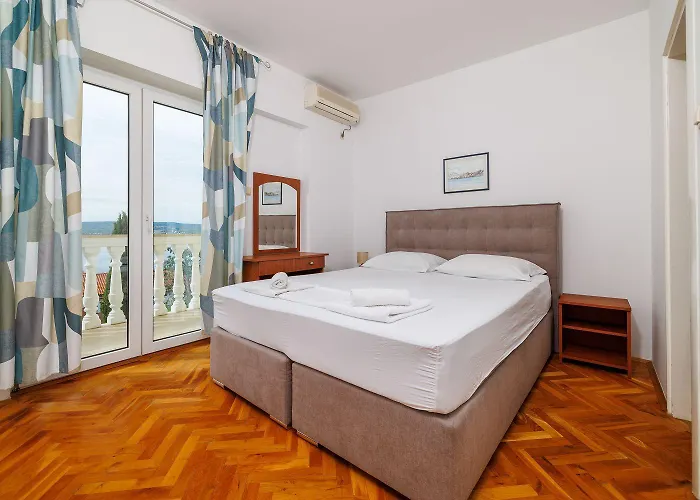 Daire Suesses Studio-apartment Nur 300 Meter Zum Mit Romantischem Balkon
