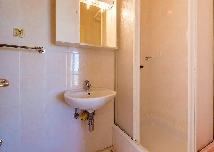 Suesses Studio-apartment Nur 300 Meter Zum Mit Romantischem Balkon Daire *
