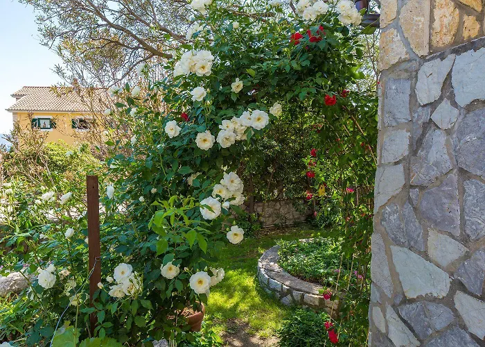 Suesses Studio-apartment Nur 300 Meter Zum Mit Romantischem Balkon Crikvenica