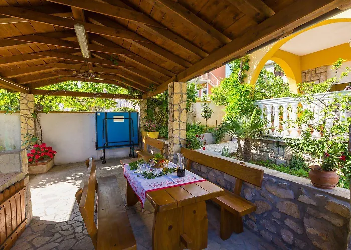 Apartment Suesses Studio-apartment Nur 300 Meter Zum Mit Romantischem Balkon Crikvenica